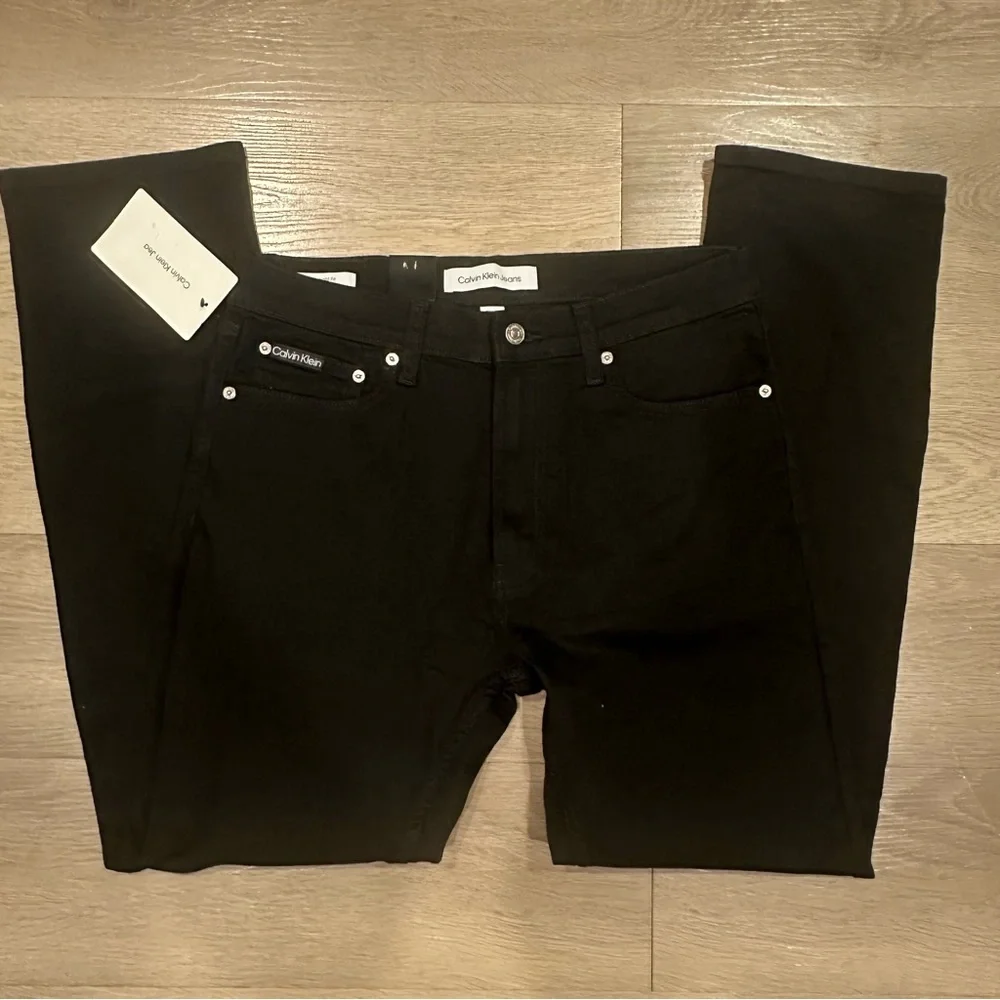 Calvin Klein Slim Straight Black Men’s Jean - Picture 3 of 4